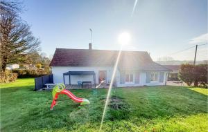 Maisons de vacances Nice home in Hesdin-lAbb with 3 Bedrooms : photos des chambres