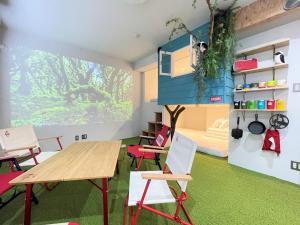 365BASE outdoor hostel