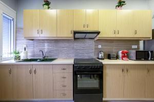 Harbor Harmony Hideout 1min to Beach