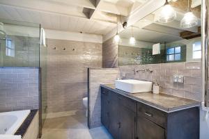 The Barn by Tinkersfield