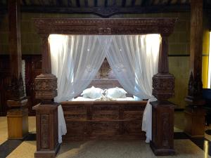 Meriki Losari Villa, in the Heart of Bali, Joglo one bedroom