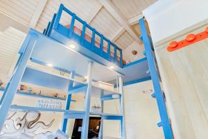 Lo Chalet sul Mare, Terre Marine