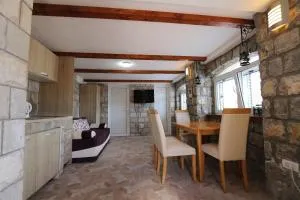 Apartments Woodstock 4 - Midžorove Kuće