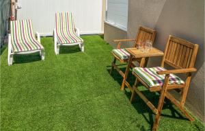 Maisons de vacances 1 Bedroom Gorgeous Home In Capestang : photos des chambres