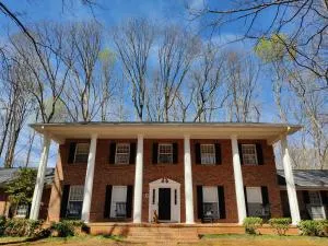 Living Easley Manor - With Amazing Hot Tub! - Pickens