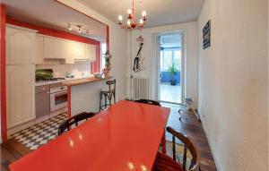 Appartements Awesome Apartment In Saint Nazaire With 1 Bedrooms : photos des chambres