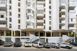 WHome Chic & Stylish Retreat in Estorils Finest Location