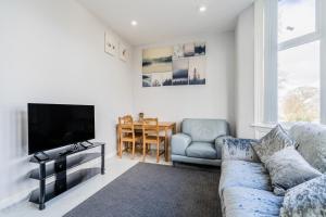 Modern flat in Moseley with Free Parking