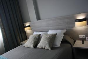 Economy Double Room room in Hotel Combarro