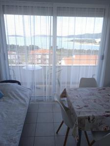 Apartment Luka with Balcony, sea view and FREE parking