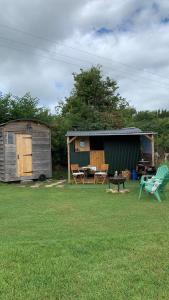 Willowdene shepherds hut
