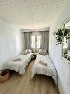 Menorca Chic Apartment Near Beach & Harbour