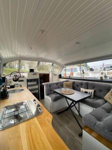 Bateaux-hotels Charmant bateau sur la Marne : Mobile Home