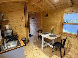 Chalets Roulotte la Boheme est son Spa en Baie de Somme : photos des chambres