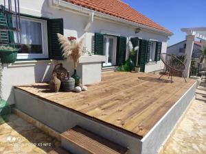 House Diana - heated swimming pool and jacuzzi