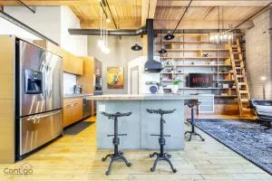 Historic JD Loft, Near ICE District, Rogers Place, UG Parking - St. Albert