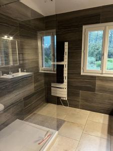 Villas Charming, chic, secluded villa within walking distance from Lorgues : photos des chambres