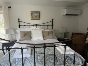 Villas Charming, chic, secluded villa within walking distance from Lorgues : photos des chambres