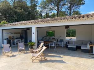 Villas Charming, chic, secluded villa within walking distance from Lorgues : photos des chambres