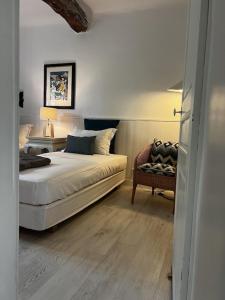 Villas Charming, chic, secluded villa within walking distance from Lorgues : photos des chambres