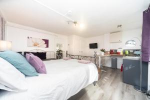 11 Boutique studio apartment perfect for peaceful getaway, secluded garden, quiet location