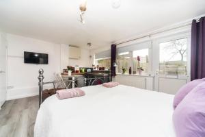 11 Boutique studio apartment perfect for peaceful getaway, secluded garden, quiet location