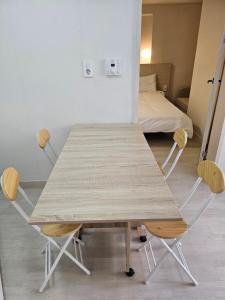 AREX Hongik station 3min