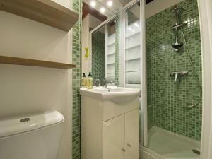 Studio avec terrasse et loggia à 400m de la plage à Perros-Guirec - FR-1-368-381