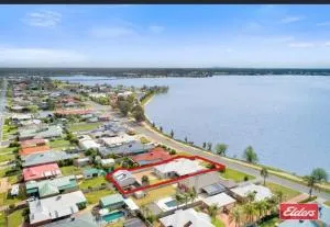Lakefront Beauty ! Pet friendly - Mulwala