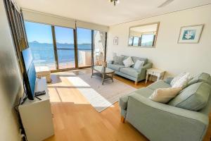 Harbourside 13 fantastic waterfront unit