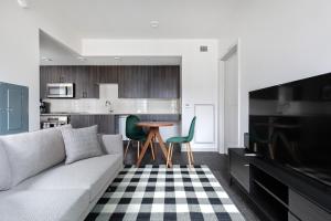 Belltown Studio w Gym Rooftop Sun Deck SEA-73