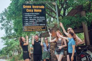 Green Riverside Cosy Home