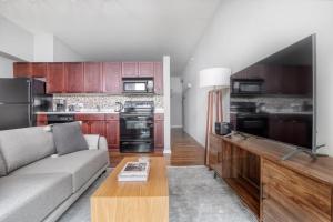 Lovely Loop 1BR w Doorman Gym nr L CHI-710