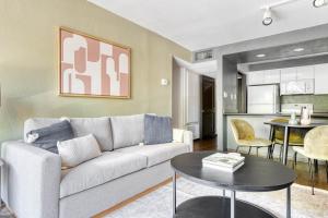 Pasadena 2BR w Gym Pool nr Colorado Ave LAX-863