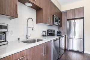 Mountain View 2BR w Gym Pool BBQ nr Caltrain SFO-518