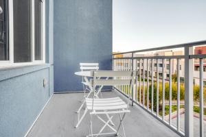 Palo Alto 2BR w WD Pool nr Pinterest SFO-729