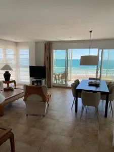 FRENTE AL MAR - El Grao