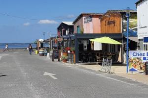 Maisons de vacances Maison chaleureuse et calme avec parking gratuit. : photos des chambres