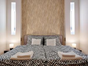 SQUARE 16 Apartman - Absolutely Central Location with Self Check In