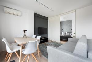 New Praga Urban Modern Apartment by BookingHost