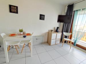 Appartements Appartement calme avec parking - 206 - : photos des chambres