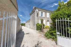 Maisons de vacances La Maison du Puits, son gite, et sa piscine : photos des chambres