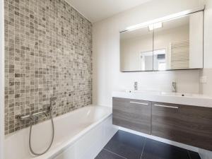 Beautiful apartment by the sea