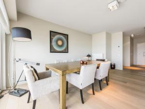 Beautiful apartment by the sea