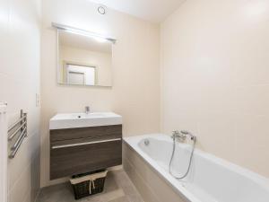 Beautiful apartment on the sea wall