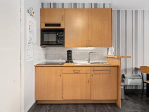 Sunny apartment with sea-views