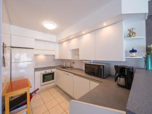 Spacious apartment with 3 bedrooms and garage