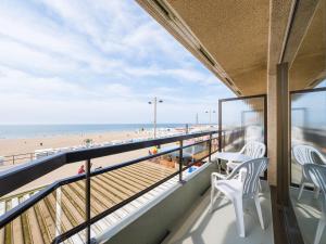 Modern apartment with direct sea view