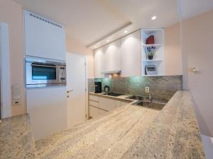 Apartment on the 5th floor with sea view