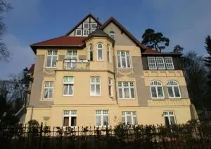 Villa Schulenburg in Putbus auf Rügen - Lonvitz